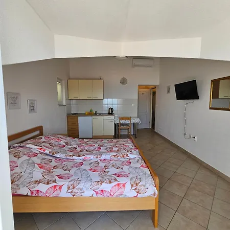 Apartments Adriatika Makarska Room photo
